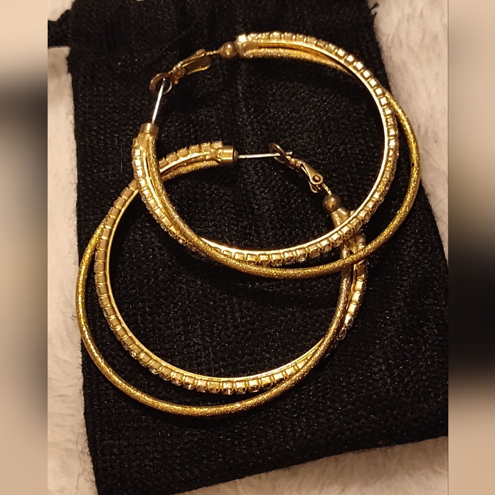 NWOT! Cache Hoop Earrings